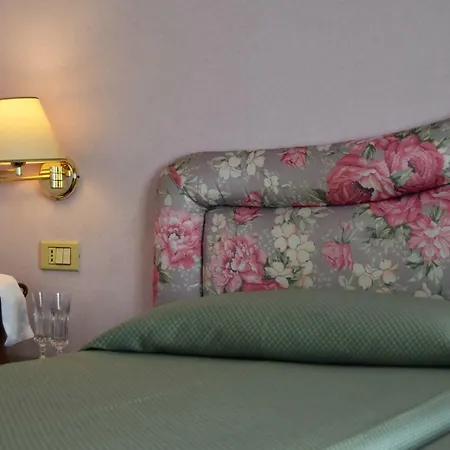 Torre - Atmosfera Romantica Guest house Brenzone sul Garda