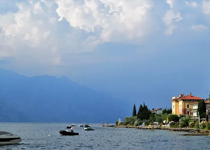 Torre - Atmosfera Romantica Konukevi Brenzone sul Garda