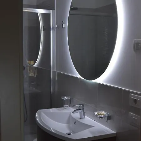 Torre - Atmosfera Romantica Бренцоне-суль-Гарда